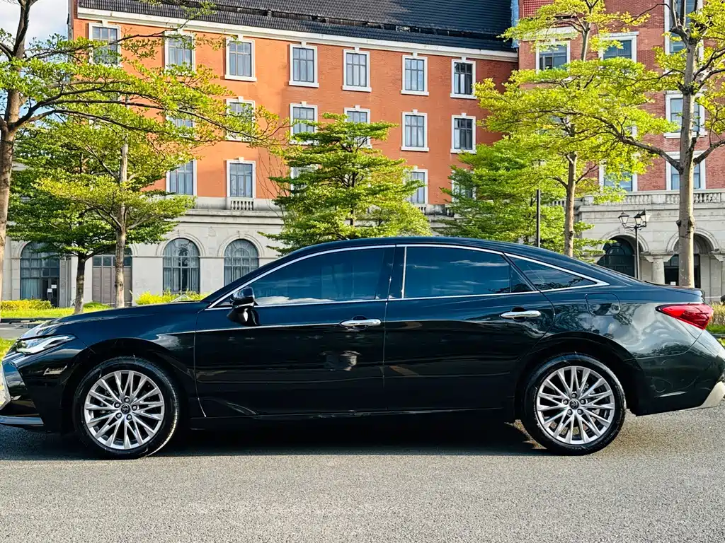 Toyota Avalon — миниатюра 7
