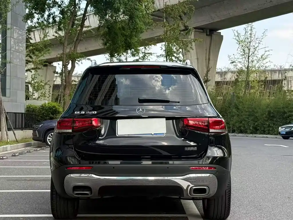 Mercedes-Benz GLB — миниатюра 4