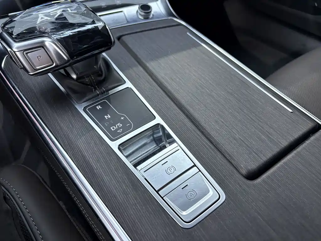 Audi A7L 2022 55 TFSI quattro S-line