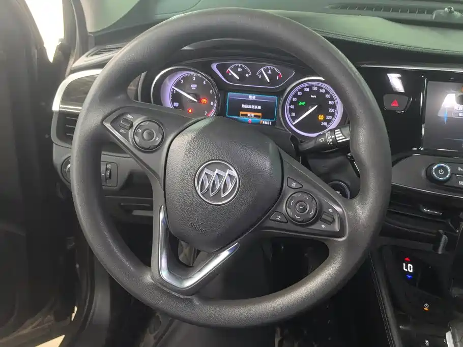 Buick Envision Plus — миниатюра 15