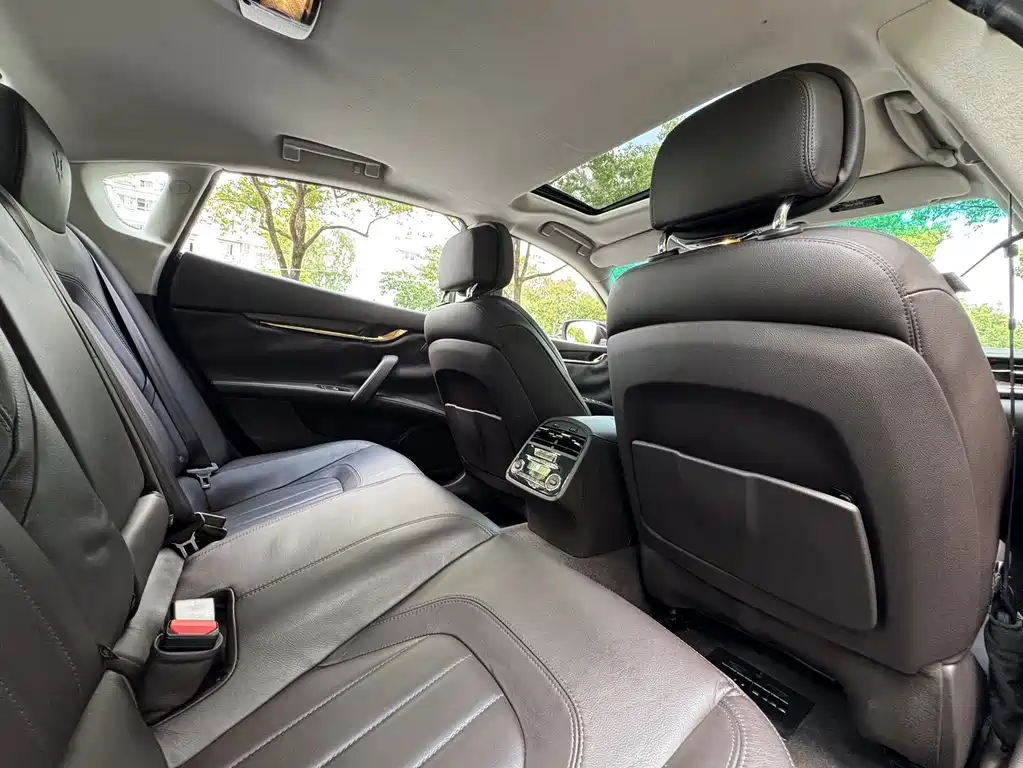 Maserati Quattroporte 3.0T Standard Type, фото 13