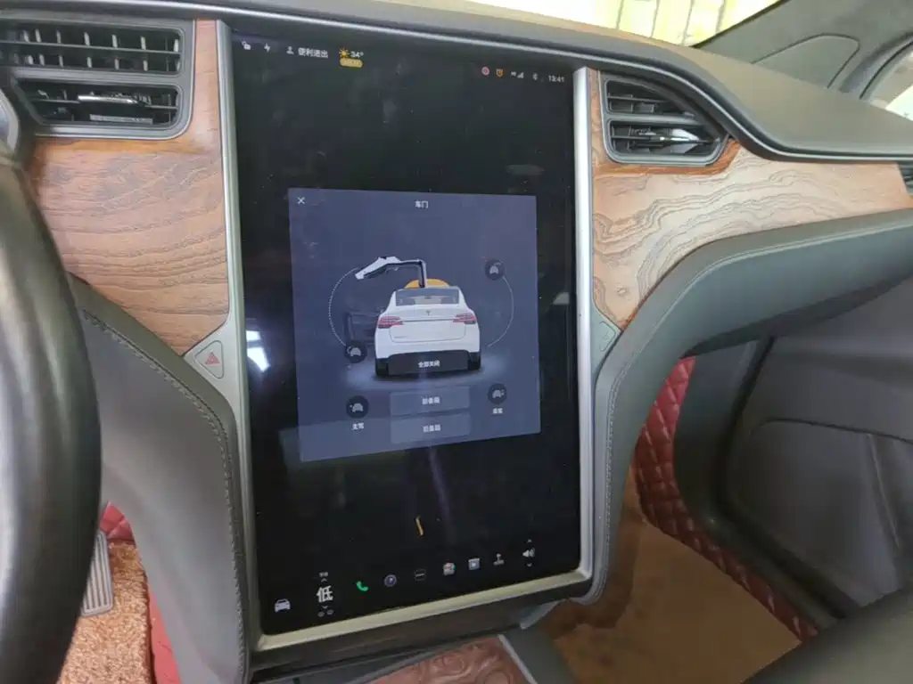 Tesla Model X — миниатюра 13