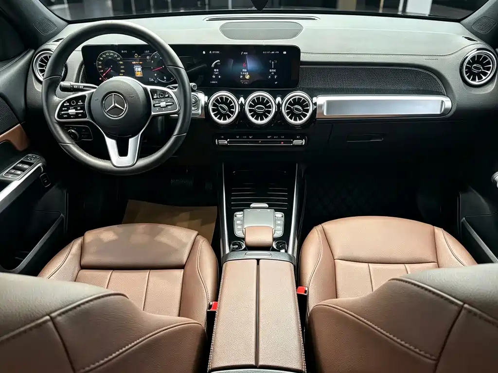 Mercedes-Benz GLB — миниатюра 8