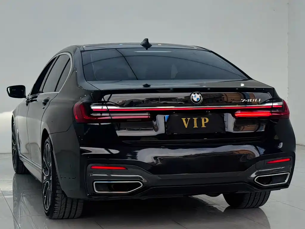 BMW 7 Series — миниатюра 7