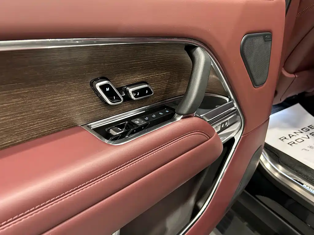 Land Rover Range Rover — миниатюра 15