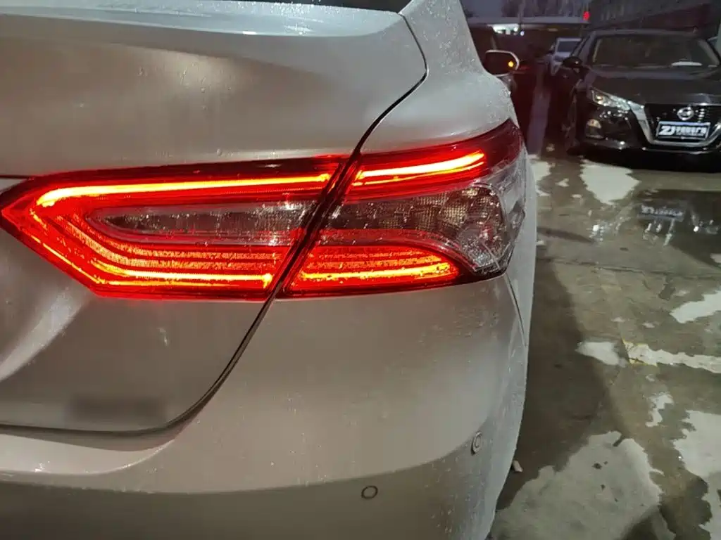 Toyota Camry — миниатюра 8
