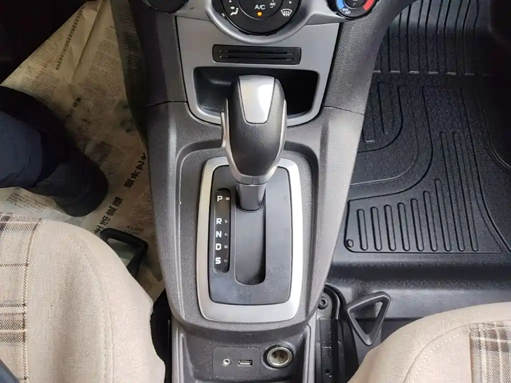 Ford Fiesta — миниатюра 14