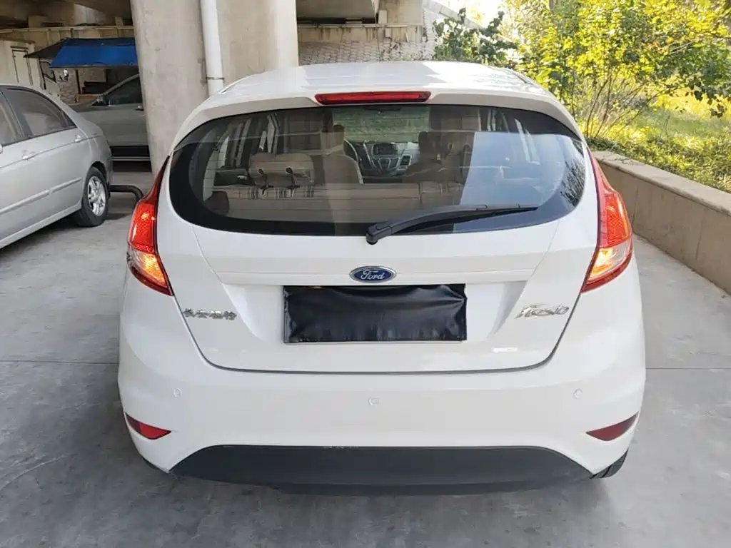 Ford Fiesta — миниатюра 6