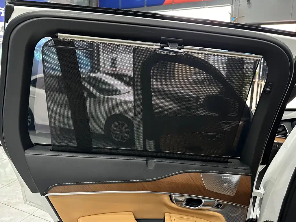 VOLVO XC90 PLUG IN HYBRID