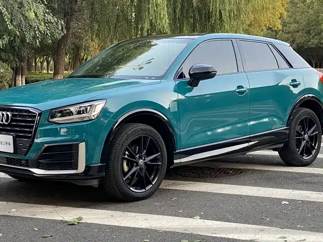 AUDI  Q2L