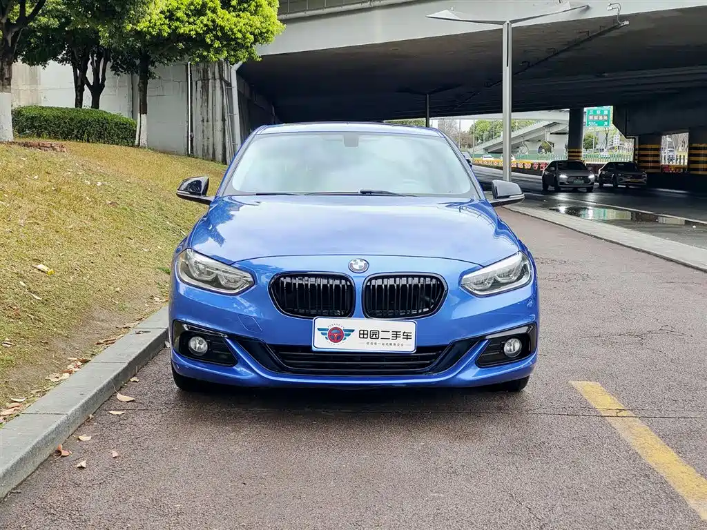 BMW 1 SERIES
