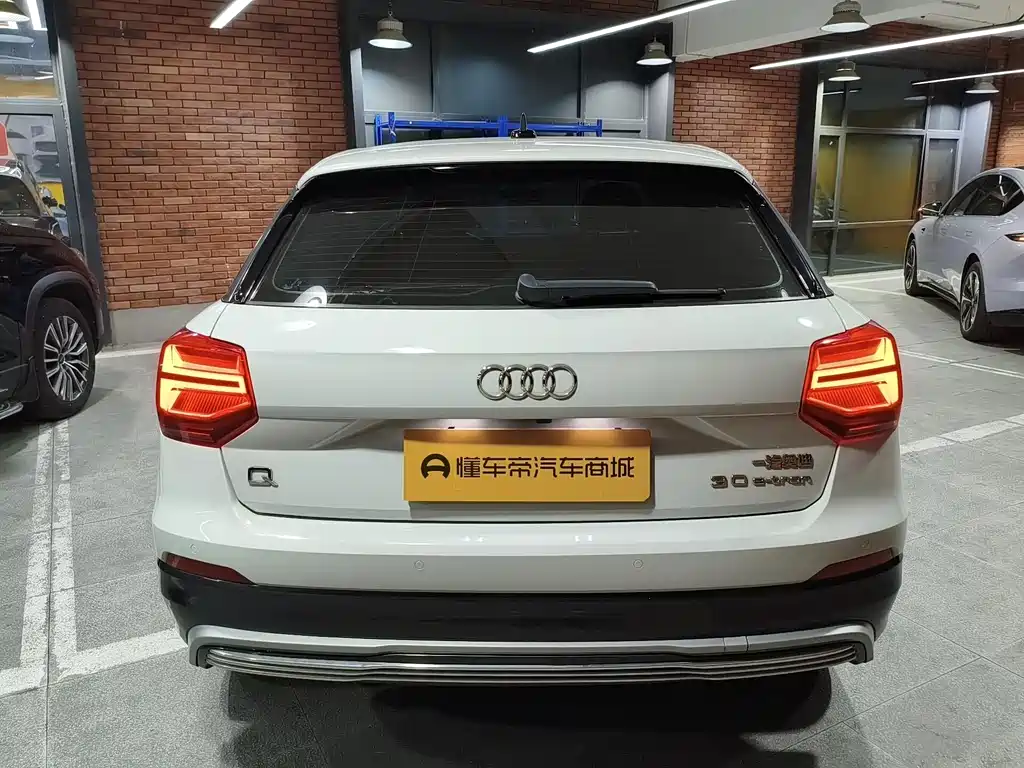 Audi Q2L e-tron — миниатюра 8