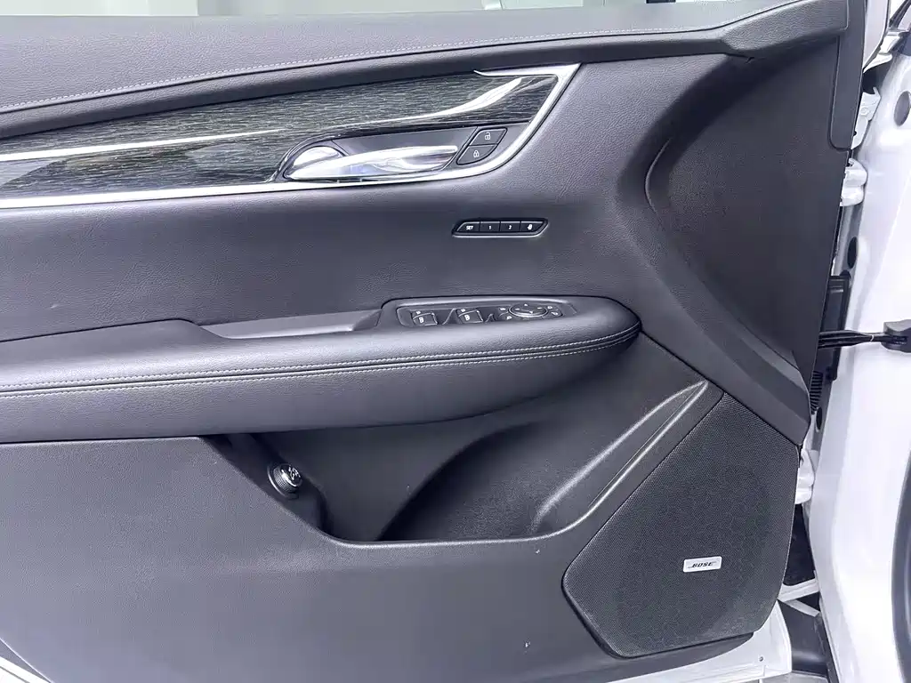 Cadillac XT5 — миниатюра 4