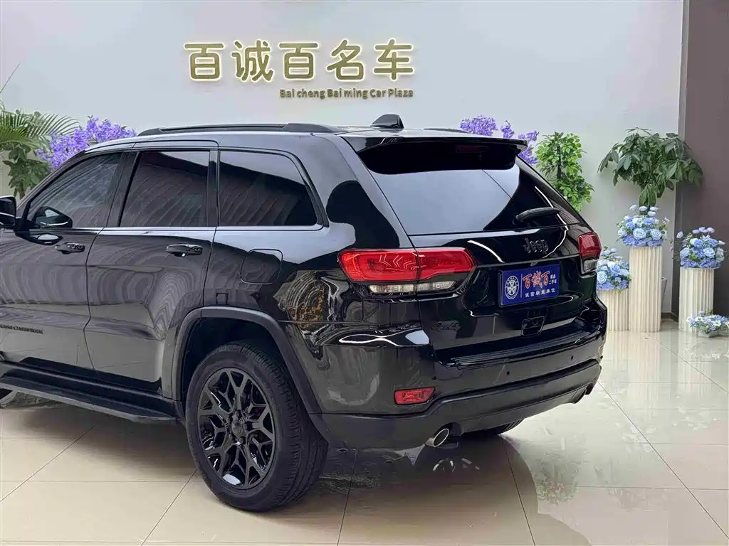 Jeep Grand Cherokee (Import) 3.0L Comfort Enjoy Navigation Edition, фото 9
