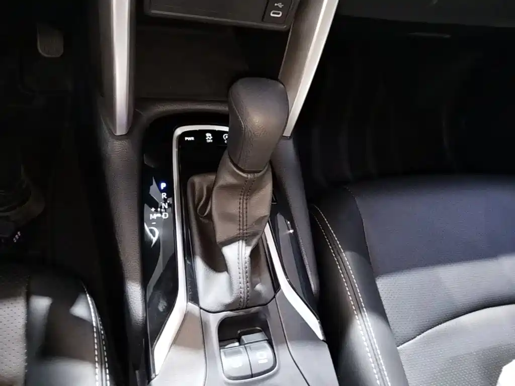 Toyota Corolla Cross — миниатюра 14