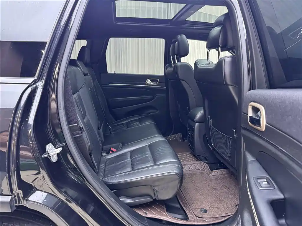Jeep Grand Cherokee (Import) 3.0L Comfort Enjoy Navigation Edition, фото 12