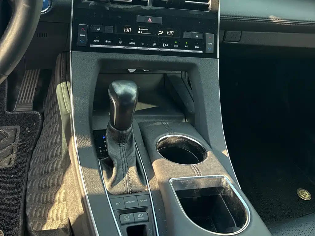 Toyota Avalon — миниатюра 13