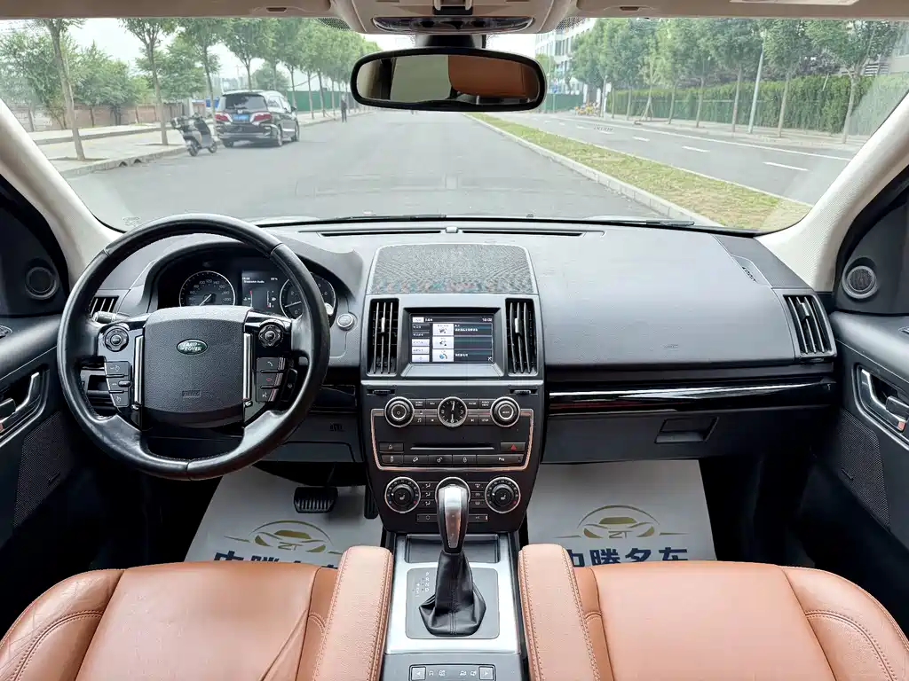 Land Rover 2 015 2.0T Si4 HSE Luxury