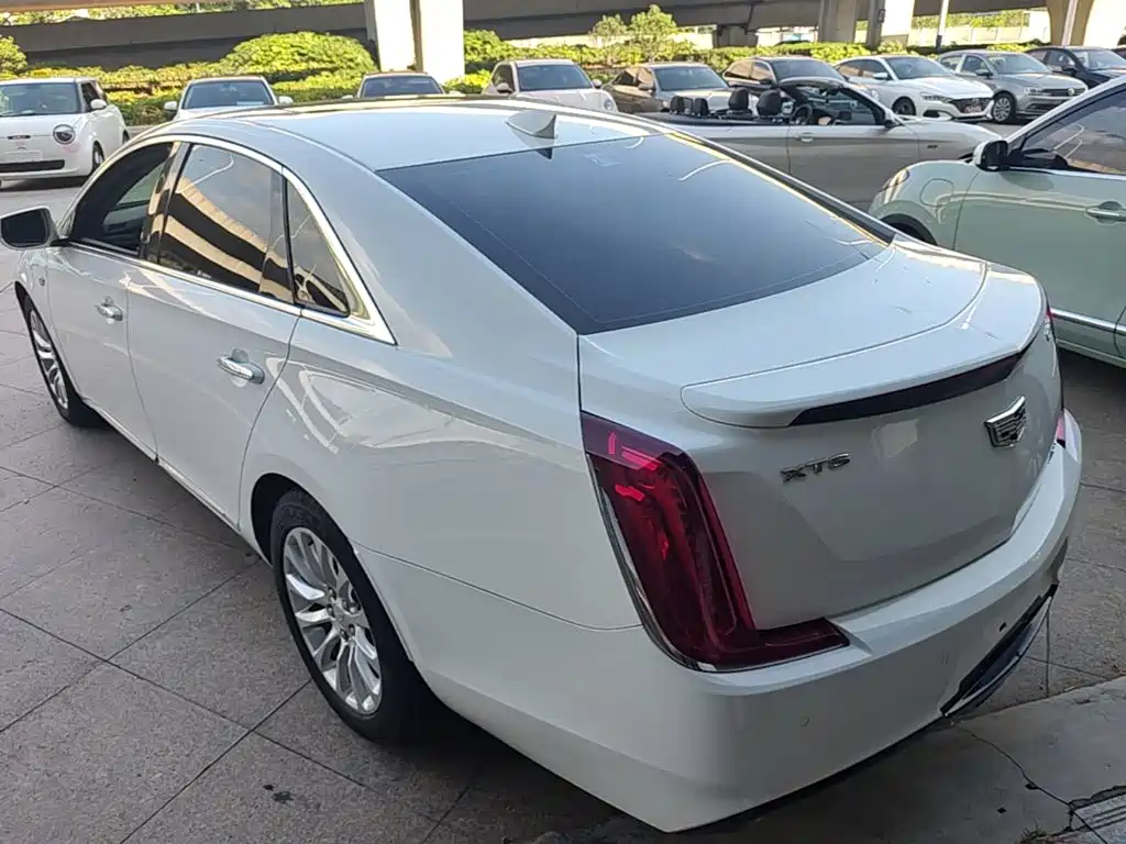 Cadillac XTS — миниатюра 5