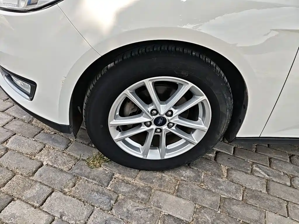 Ford Focus — миниатюра 23