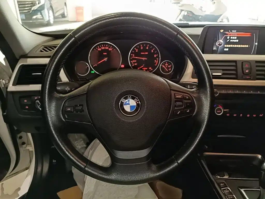 BMW 3 Series — миниатюра 11