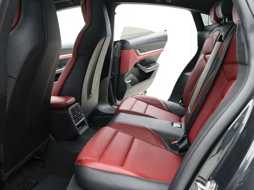 Porsche Taycan — миниатюра 8
