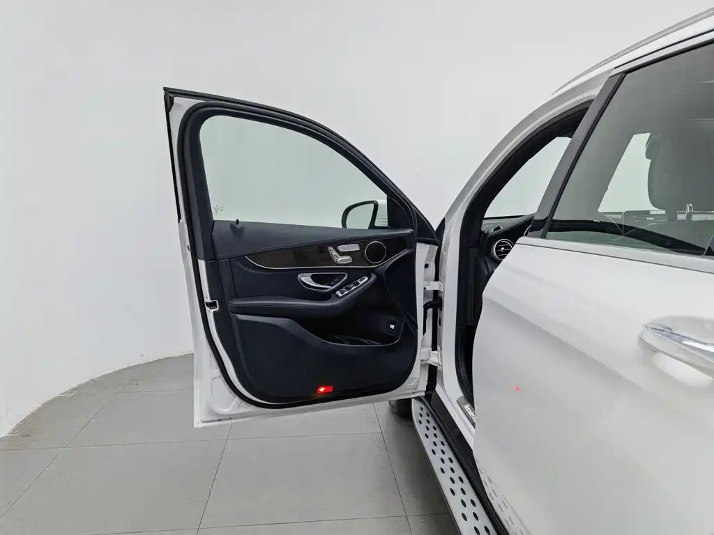 Mercedes-Benz GLC — миниатюра 8