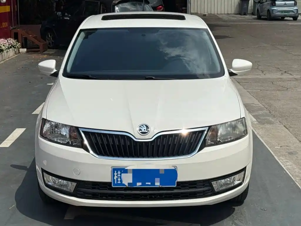 Skoda Rapid Spaceback — миниатюра 2
