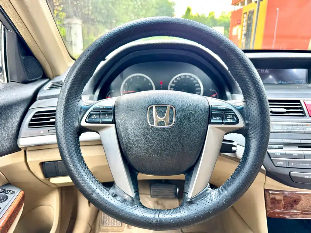 Honda Accord — миниатюра 10