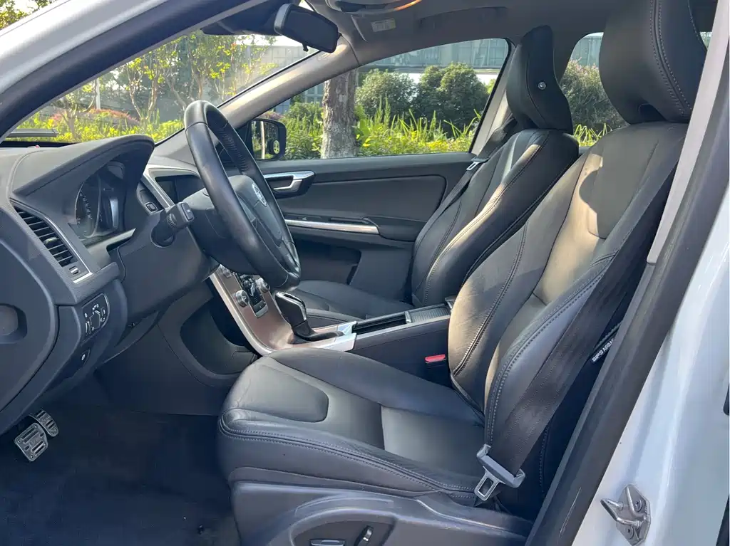 Volvo XC60 — миниатюра 9