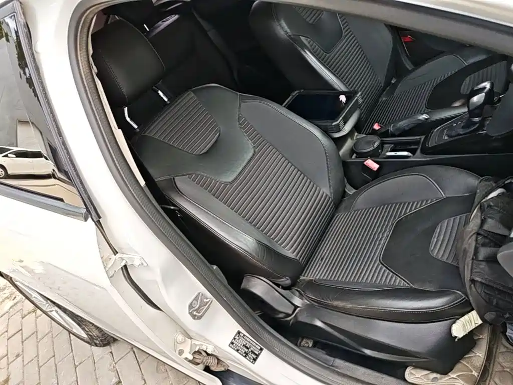 Ford Focus — миниатюра 25