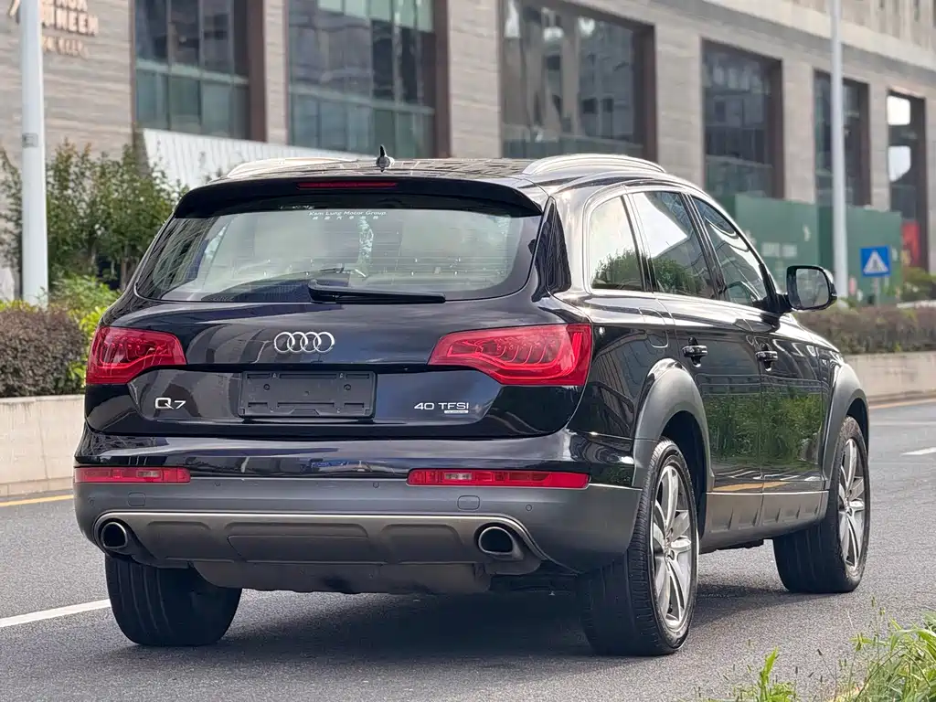 Audi Q7 — миниатюра 5
