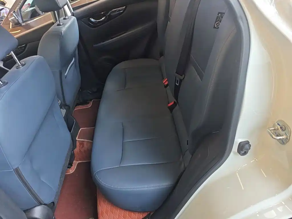 Nissan Qashqai — миниатюра 17