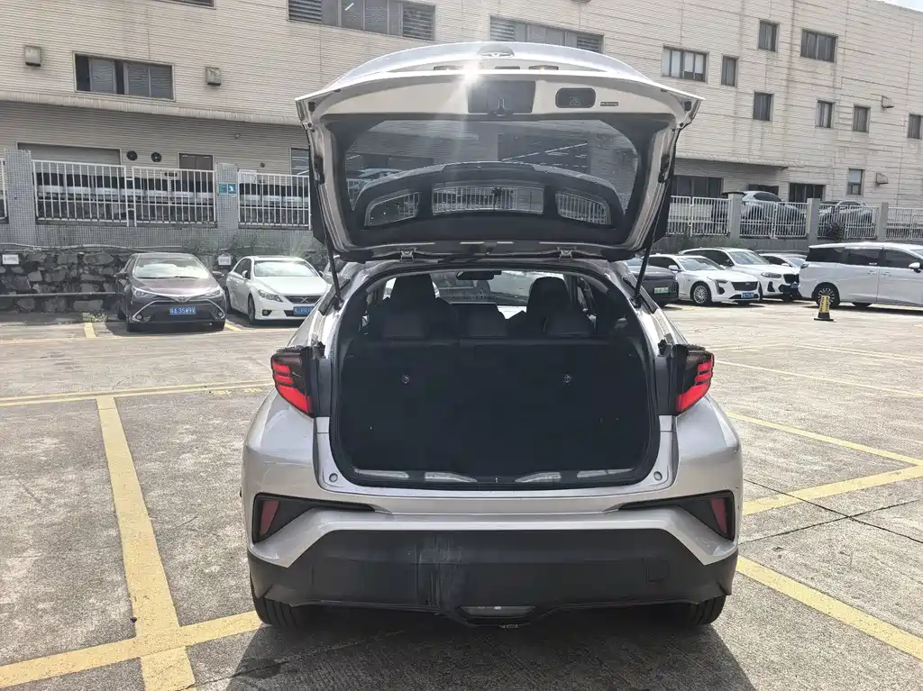 Toyota C-HR — миниатюра 6