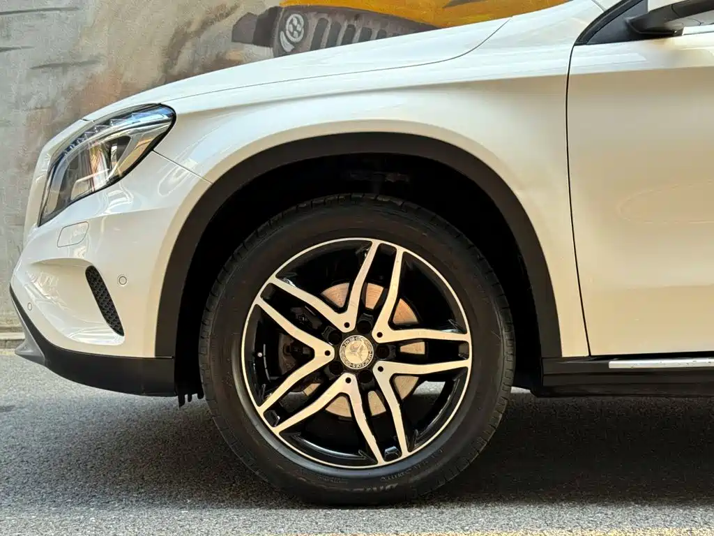 Mercedes-Benz GLA — миниатюра 6