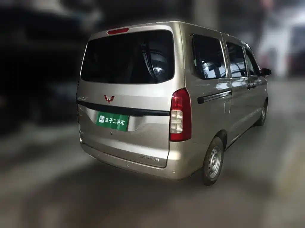 Wuling Hongguang V — миниатюра 5