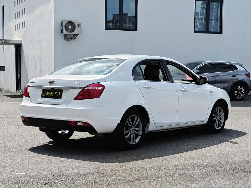 Geely Emgrand — миниатюра 12