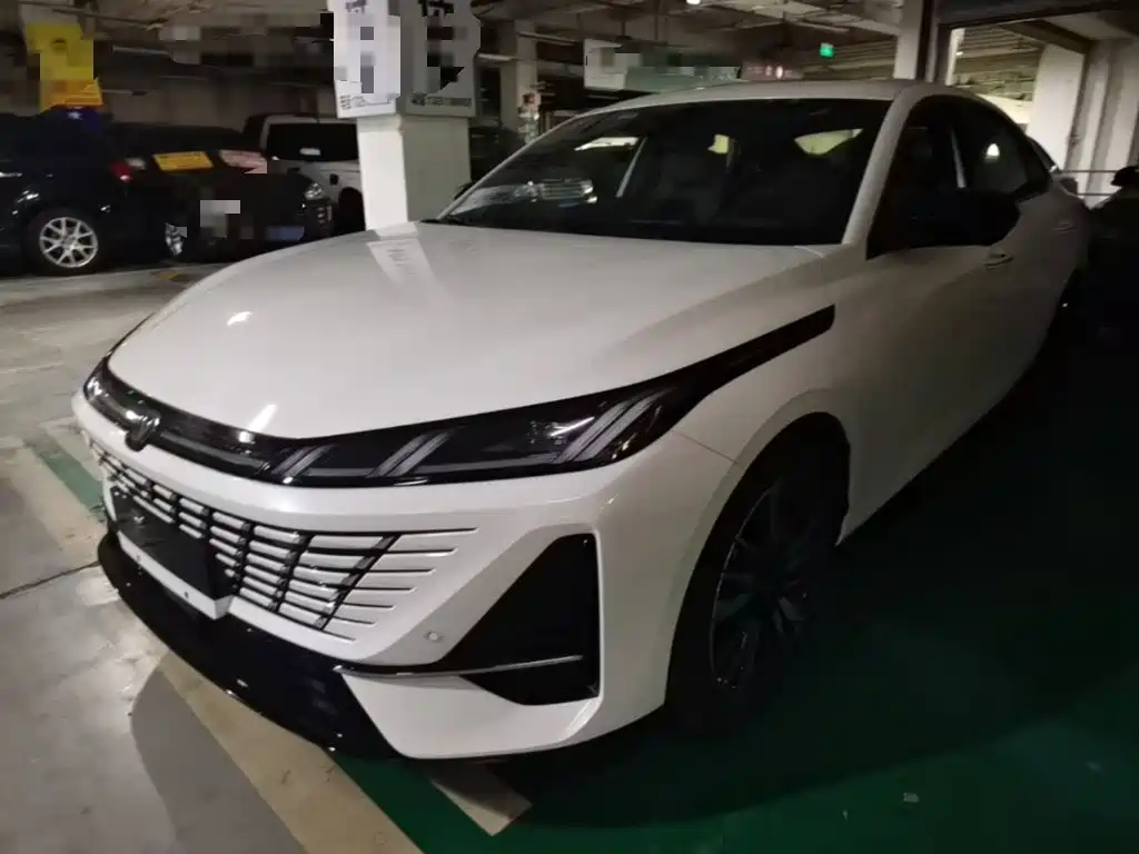 Changan Eado — миниатюра 2