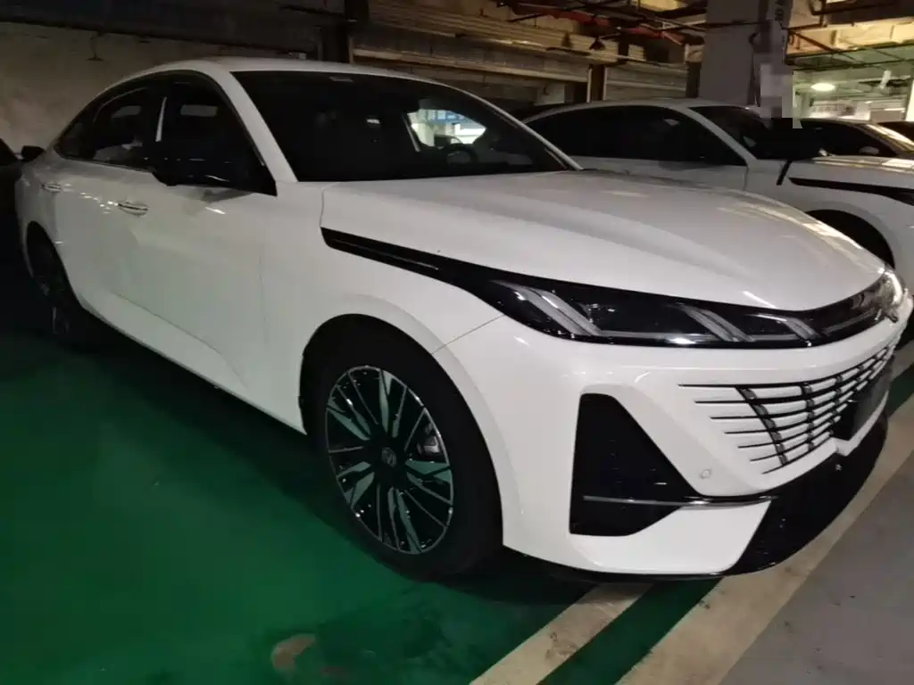 Changan Eado — миниатюра 4