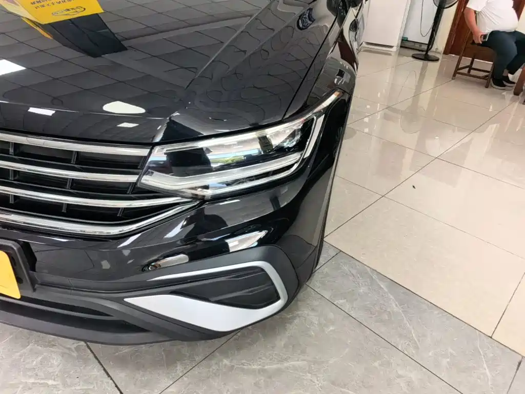 Volkswagen Tiguan L — миниатюра 24