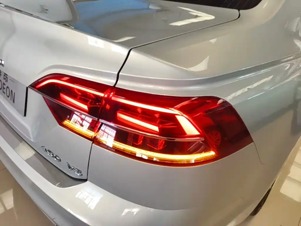 Volkswagen Phideon — миниатюра 8