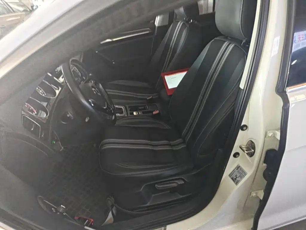 Volkswagen Golf — миниатюра 15