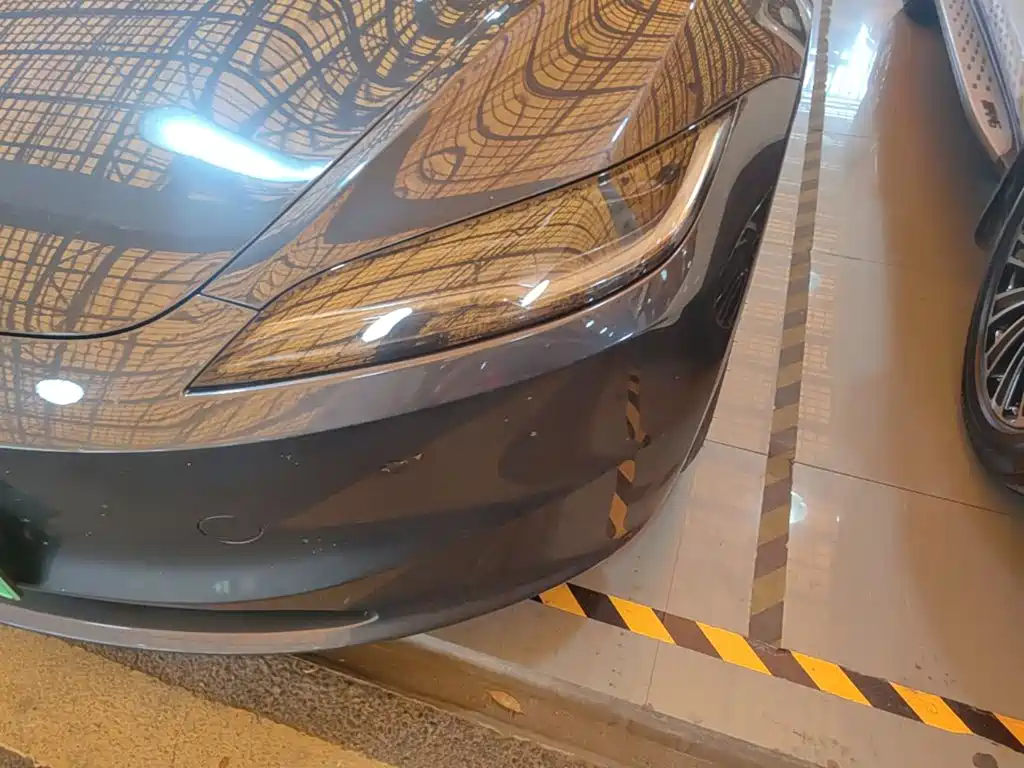 Tesla Model 3 — миниатюра 24