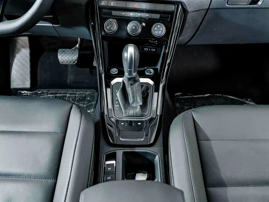 Volkswagen T-Roc — миниатюра 12
