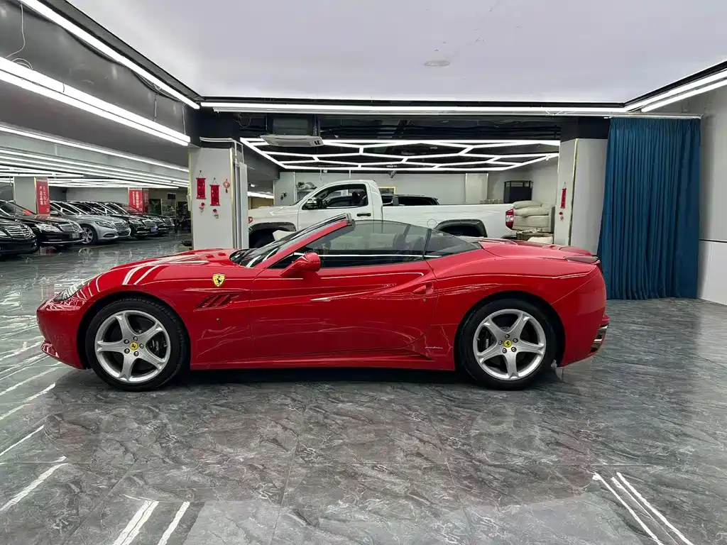Ferrari California T — миниатюра 5