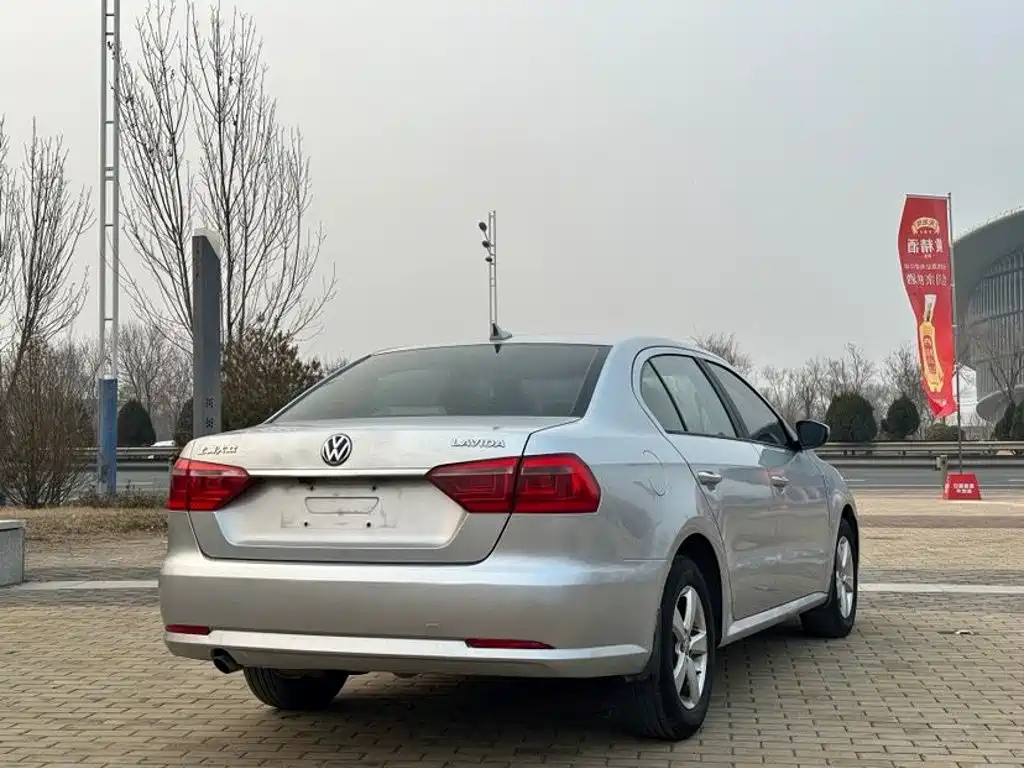 Volkswagen Lavida — миниатюра 4