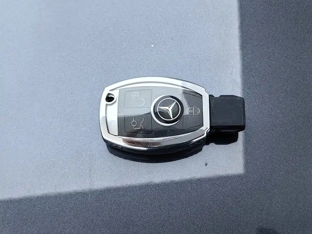 Mercedes-Benz E-Class — миниатюра 19