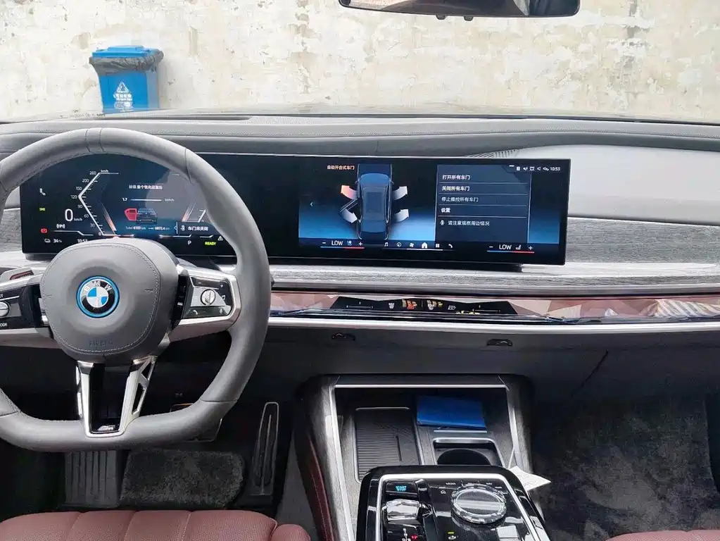 BMW i7 — миниатюра 7