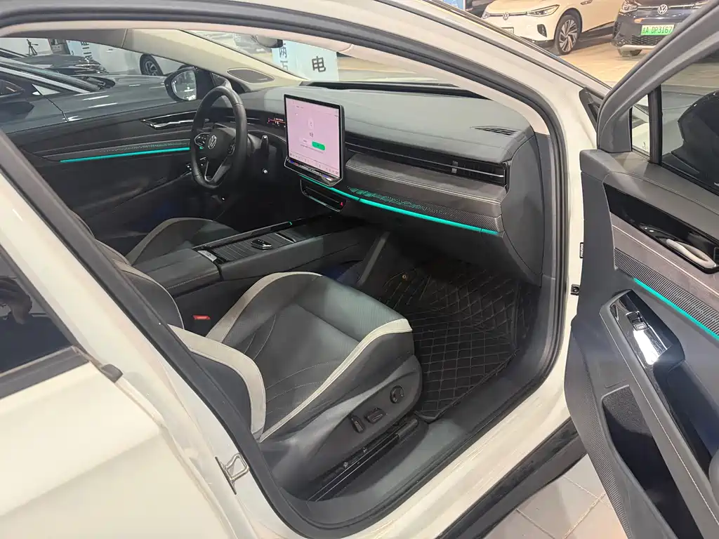 VOLKSWAGEN ID.7 VIZZION