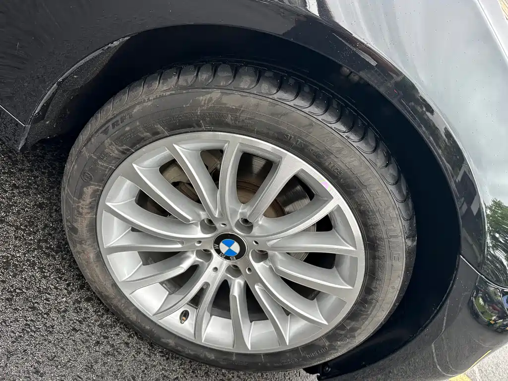BMW 5 Series — миниатюра 18